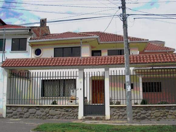 ecuador-house-exterior