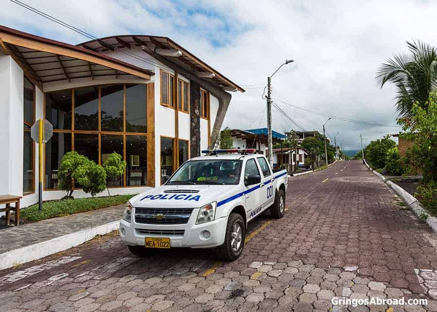 Ecuador police enforce driving laws