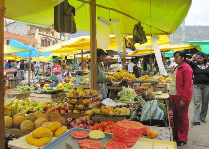 inside-market-gualaceo-ecuador
