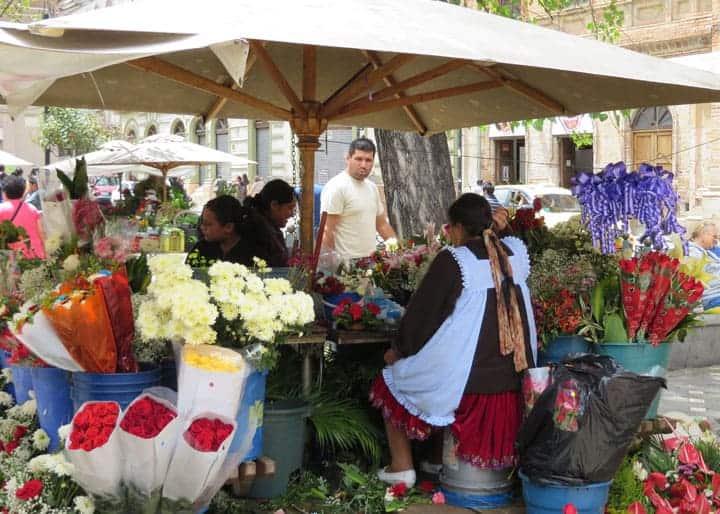 Flower-market-Cuenca-Ecuador