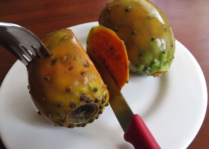 preparing-prickly-pear-fruit
