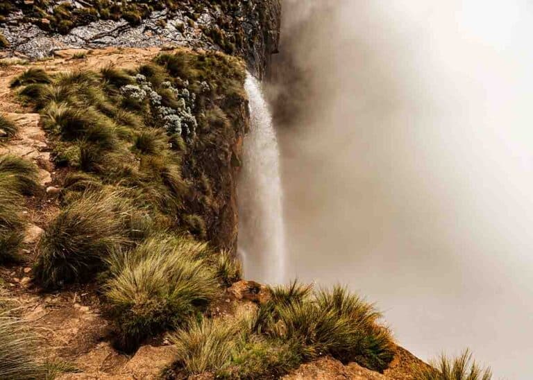 25 Largest Waterfalls in the World: Highest, Widest, Volume